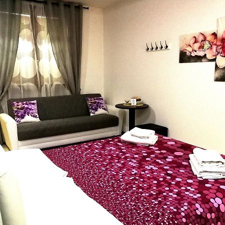 B&B Black&White And Apartments 칸투 외부 사진