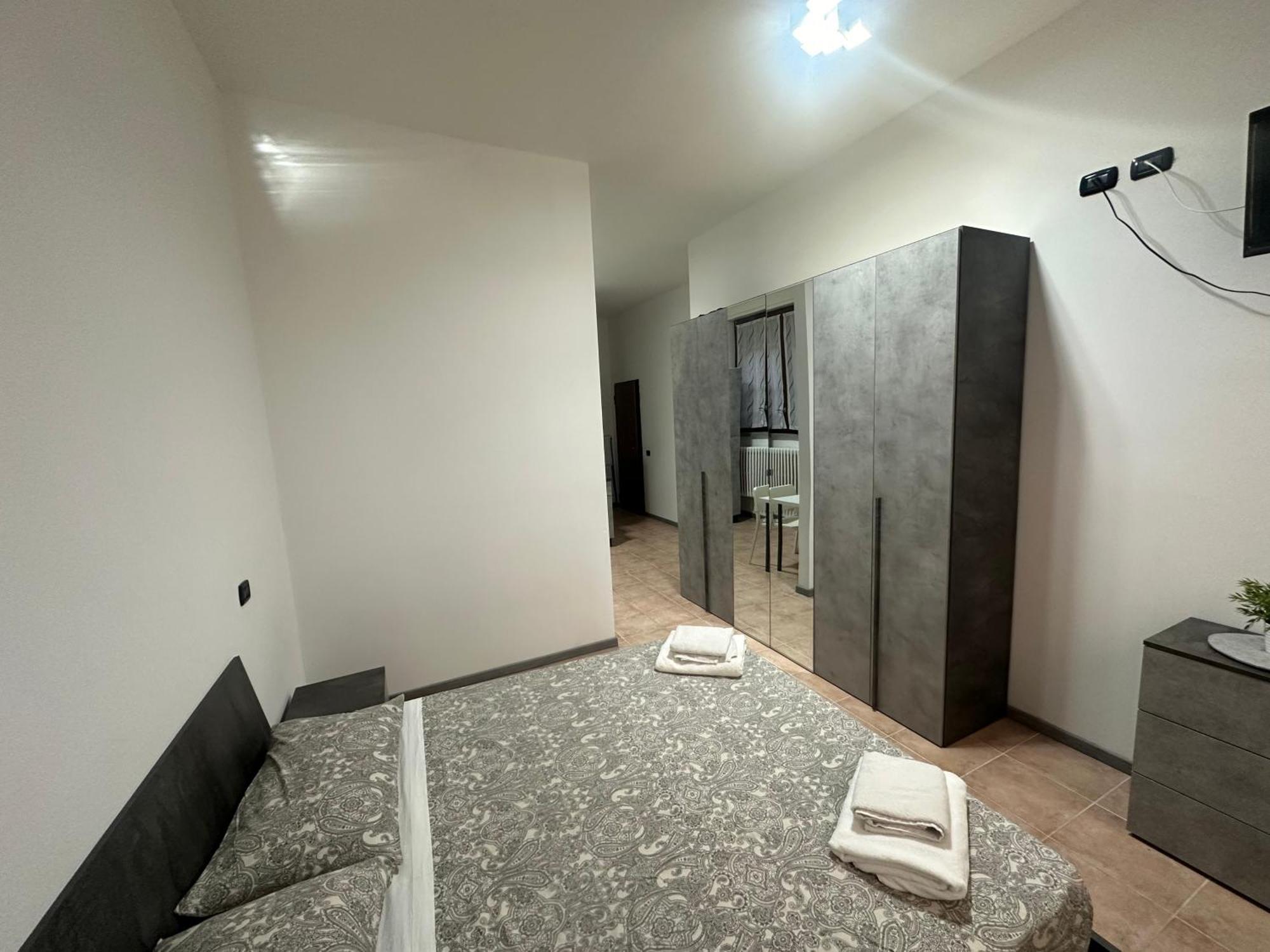 B&B Black&White And Apartments 칸투 외부 사진