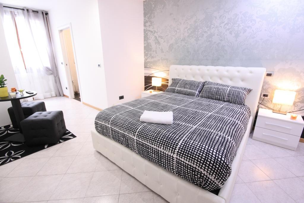 B&B Black&White And Apartments 칸투 객실 사진