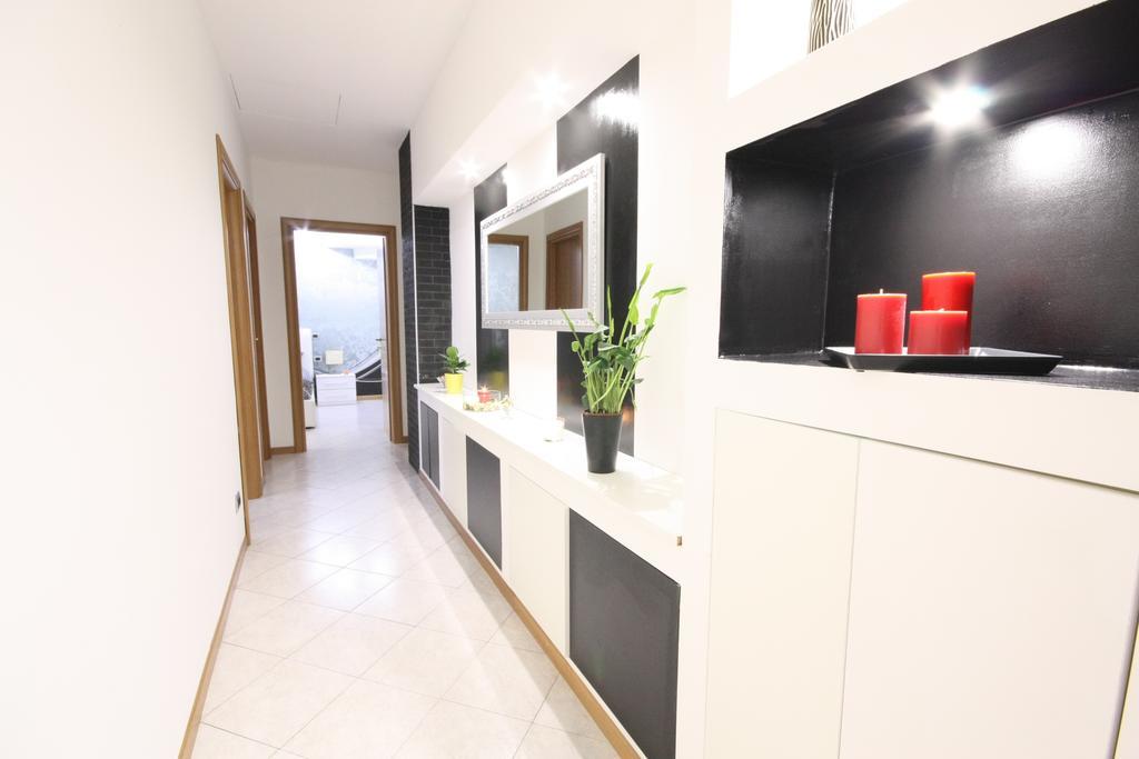 B&B Black&White And Apartments 칸투 외부 사진