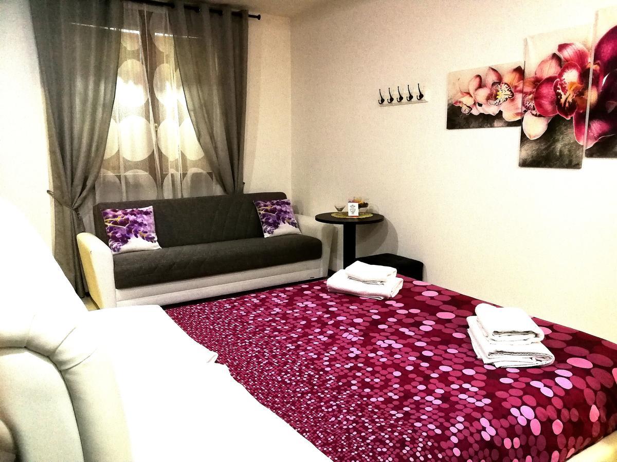 B&B Black&White And Apartments 칸투 외부 사진