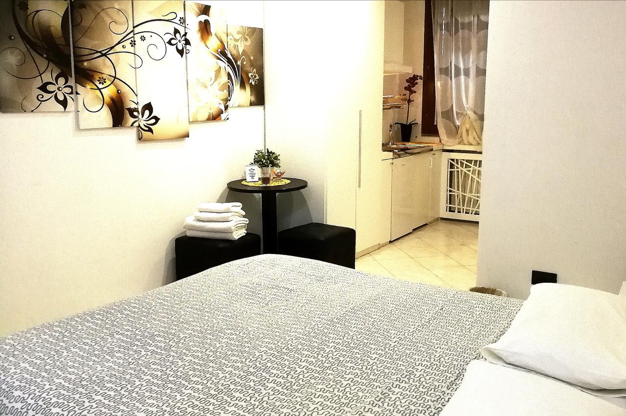 B&B Black&White And Apartments 칸투 외부 사진